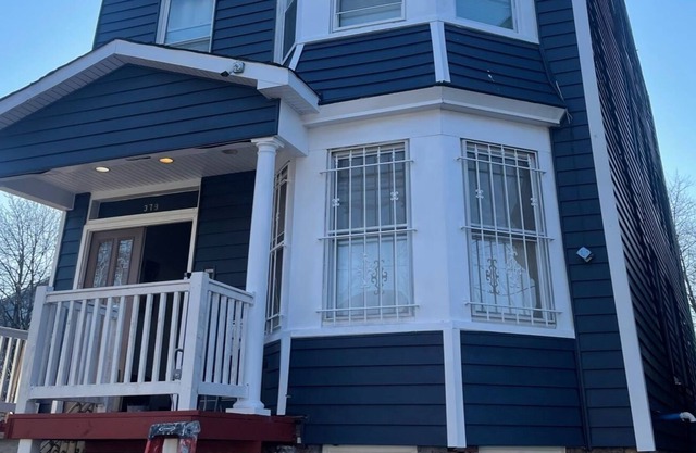 l 3 into Newark Airport Lower Level Apartment