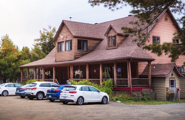 L'Auberge Refuge du Trappeur Inn