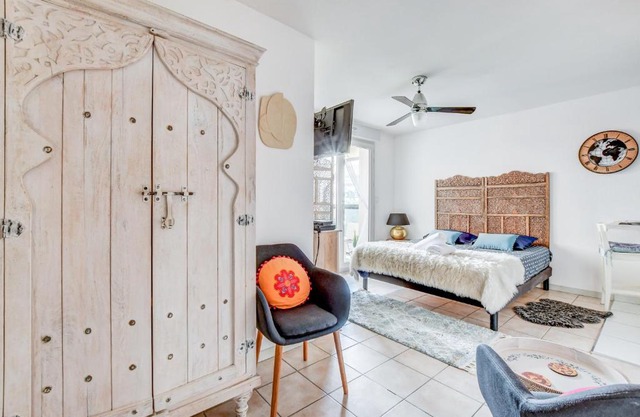 L Oasis studio proche hôpital et aéroport Piscine Parking &Netflix