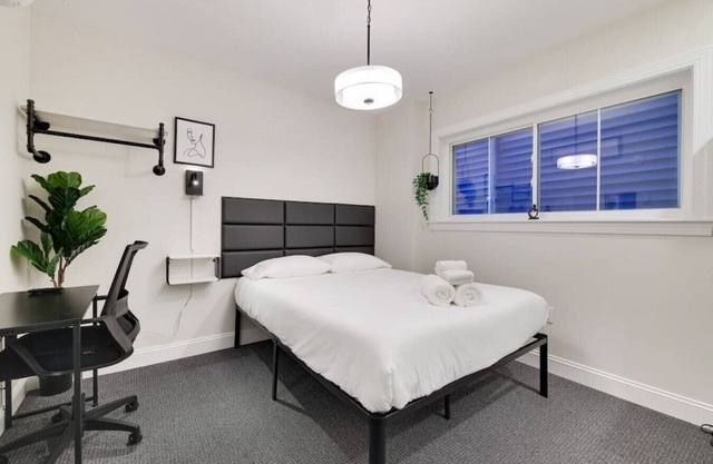 L207 · The Lack - Queen Suite - A07