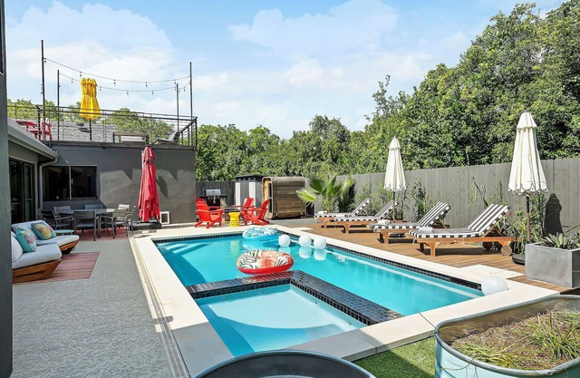 La Buena Vida: Modern Oasis w/ Pool, Spa, & Sauna