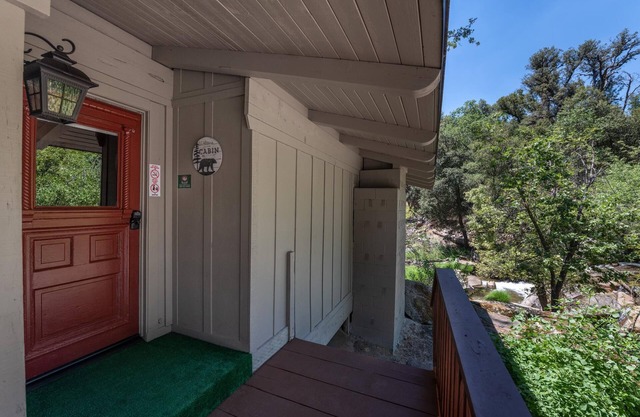 Propiedad frente a la cala, WiFi, aire acondicionado, Netflix! Esta impresionante casa de dos dormitorios y dos baños se encuentra directamente ...