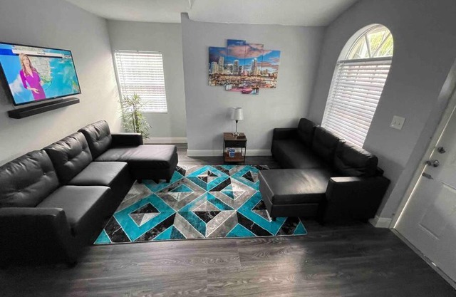 “La Casita” Beautiful home in the heart of Miami !