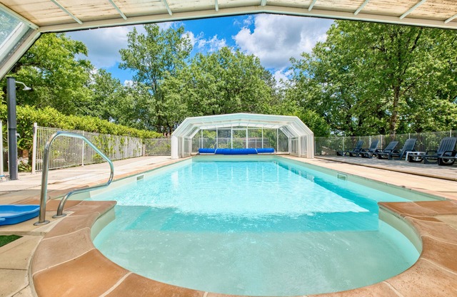 La Grange de Léo – Gran casa familiar con piscina climatizada compartida en el corazón del Périgord Noir