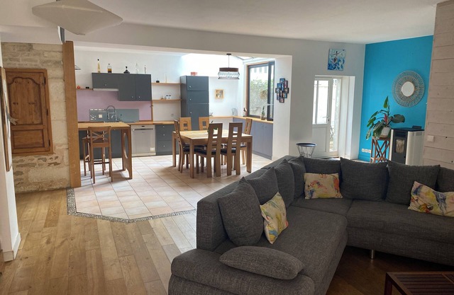 LA Maison DU Dauphin