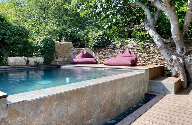 La Maison Jaune, une Expérience Inoubliable en Provence