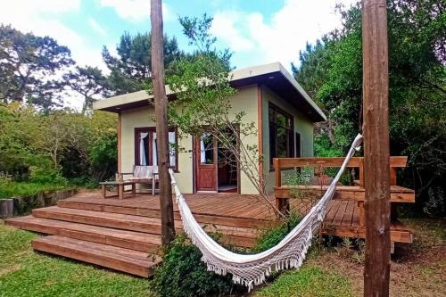 La Marea. Cabaña en el bosque, a pasos del mar