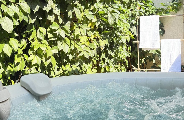 La Perle° Jacuzzi WiFi Parking PV