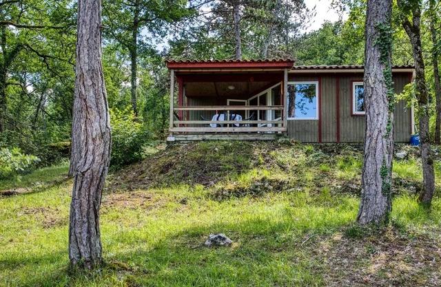 Camping la Peyrugue *** - Chalet confort de 3 habitaciones para 6 personas