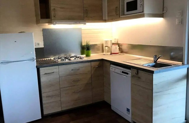 Camping la Peyrugue *** - Chalet familiar de 4 habitaciones para 6 personas