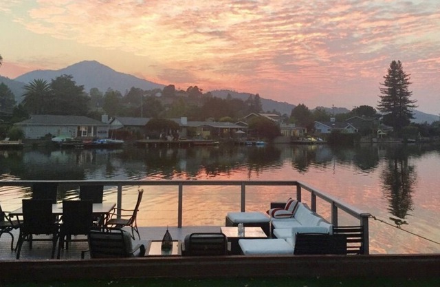 Casa de la laguna con el Monte. Tam ver más