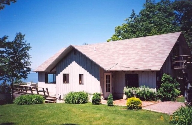 Casa de cubierta del lago Champlain