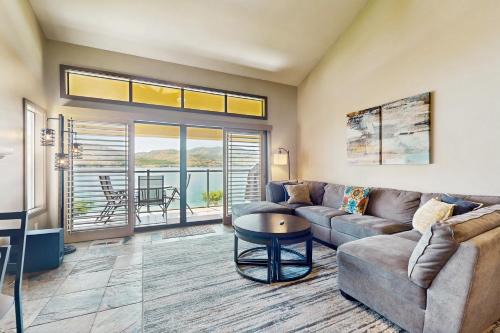 Lake Chelan Shores - Beachfront Splendor 12-5