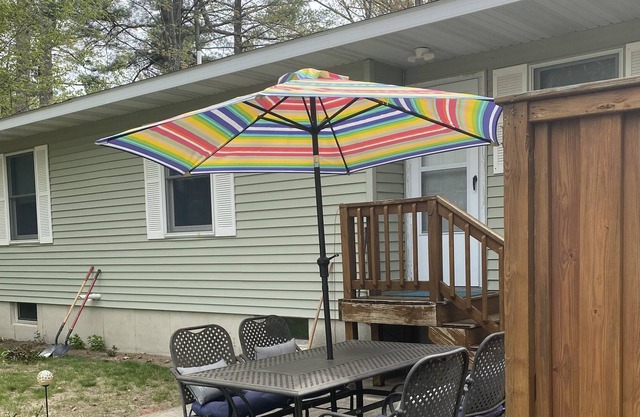 Lake City Home - Close To Town and beaches!