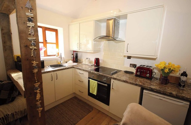 Lake District hideaway for 3 plus dogs - perfect for sharers, couples & families