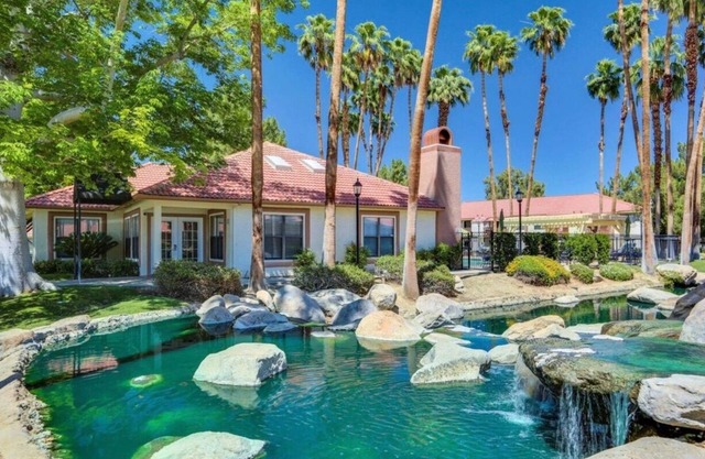 Condominio frente al lago con una vista millonaria