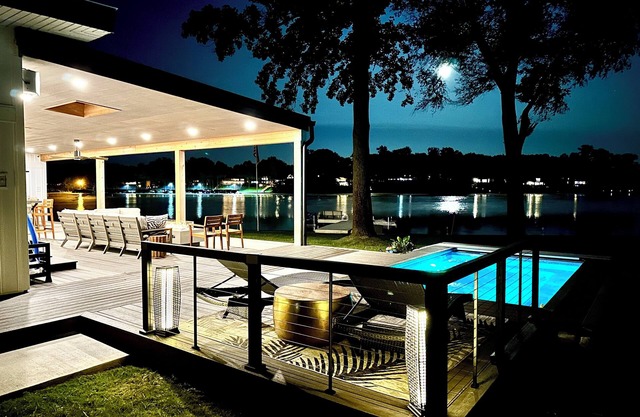 Lake front estate on Paw Paw Lake in Watervliet, Michigan.