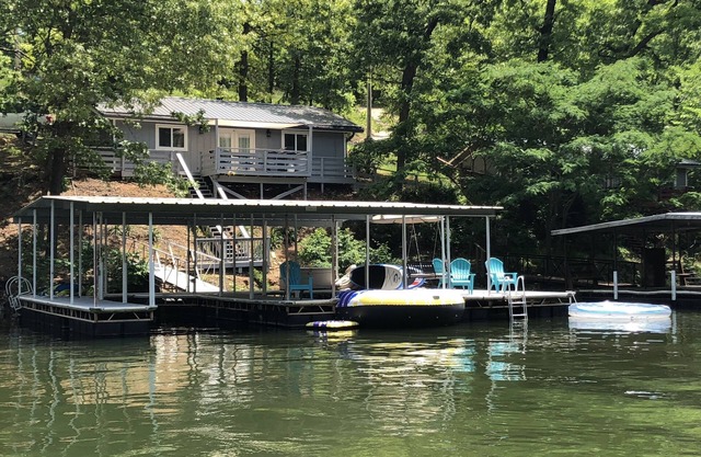 WATERFRONT Cottage aparece en "HGTV" Sleeps 10