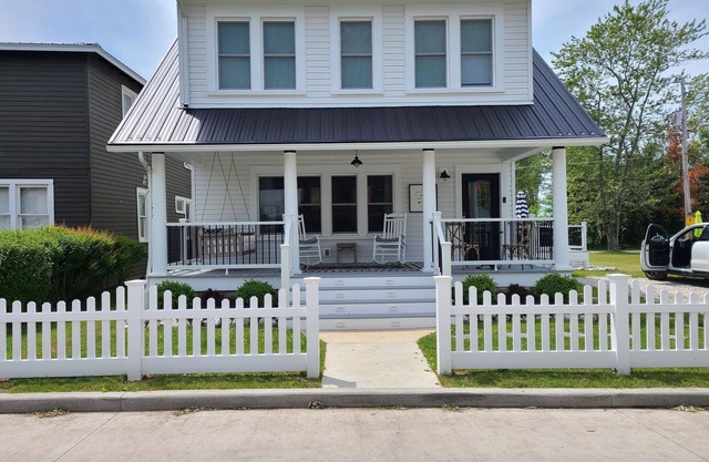 Lake House located in the heart of The Strip.