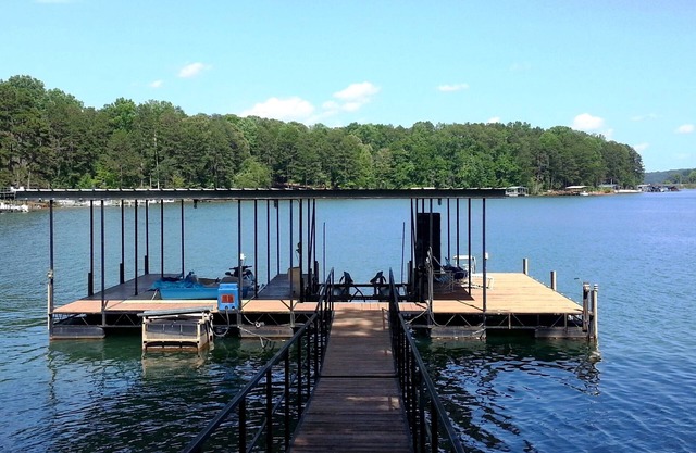 Lake House Near Clemson, Priv. Muelle, WiFi, TV de 60 ", Parrilla, Bote a pedal, Aguas profundas