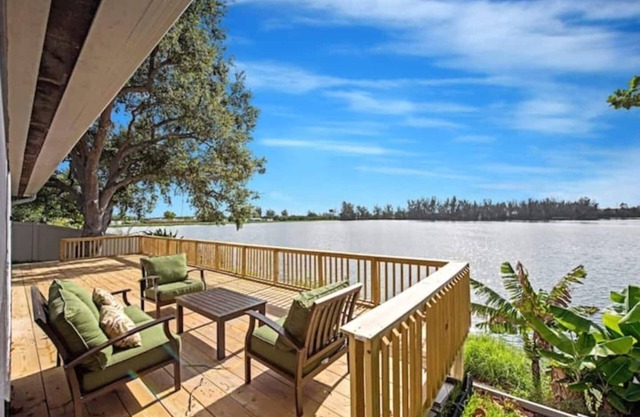Lake House Home 3/1 excelente lugar para relajarse y disfrutar del sur de Florida
