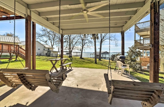 Lakeston Livingston Home w / Boat House y kayaks!