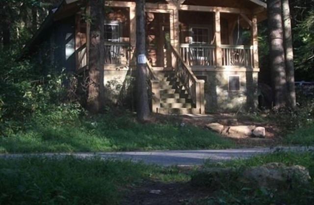 Cabina única junto al lago con acceso exclusivo al lago Logan y uso de dos botes