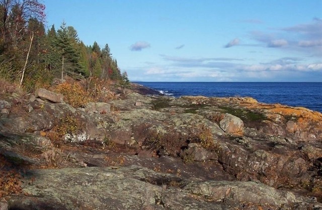Lake Superior Cabin W / Private, Walkable Solid Rock Shoreline