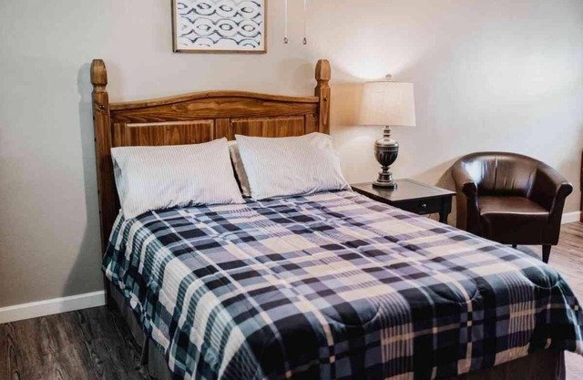 Lake Texoma Room Single