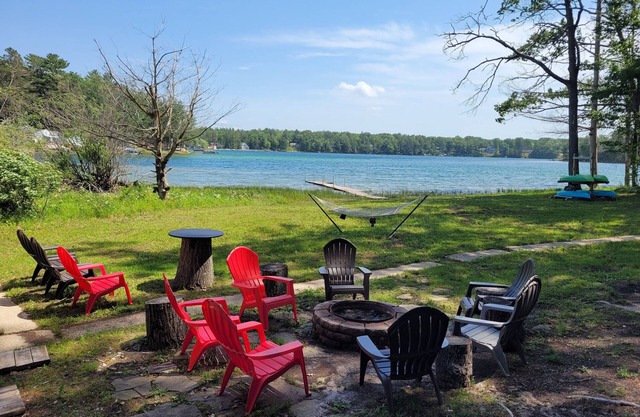 Lake Therapy - Lakefront, Charming, and Fun with Water Toys!