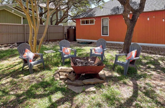 Stunning Lake Travis Retreat in Austin