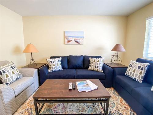 Lake View Condo 890 2