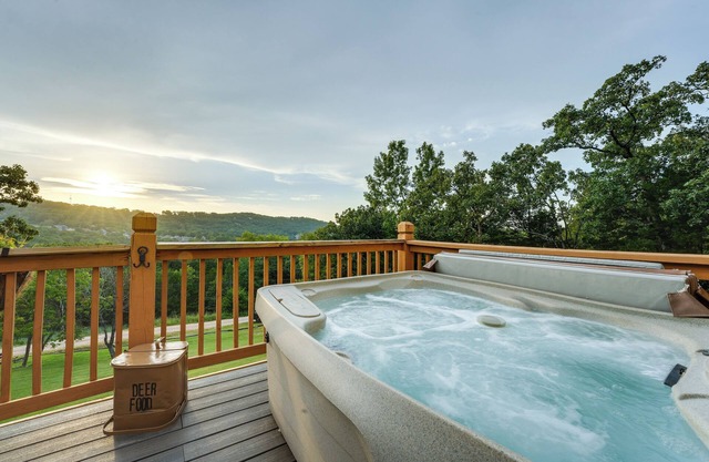 Blue Eye House con bañera de hidromasaje - Table Rock Lake View!
