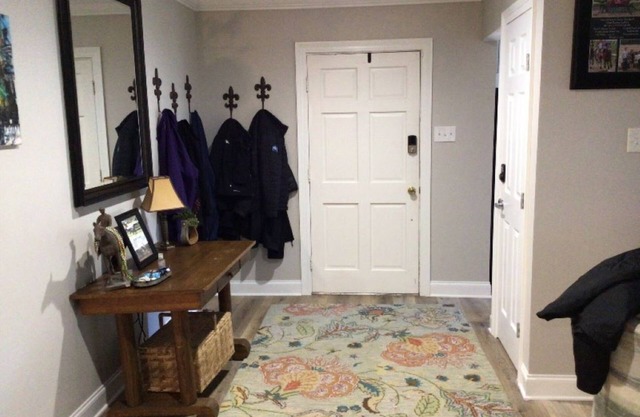 Lake Vista area, safe and family friendly neighborhood, next to city park