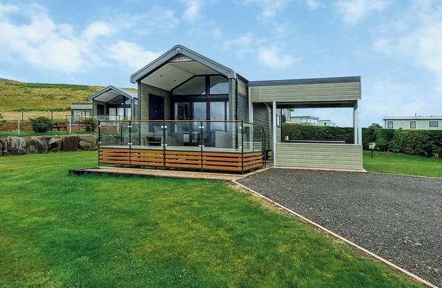 Lake Vyrnwy Luxury Glamping Pod 2