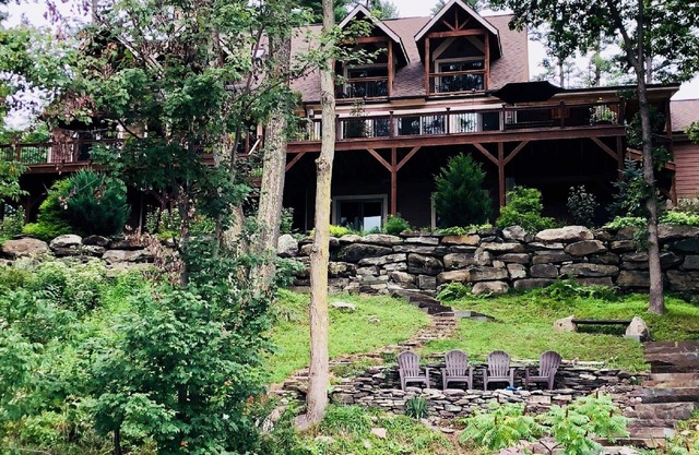 Lake Wallenpaupack Lakefront Home con 9 BR (4 dormitorios principales / balcón privado)