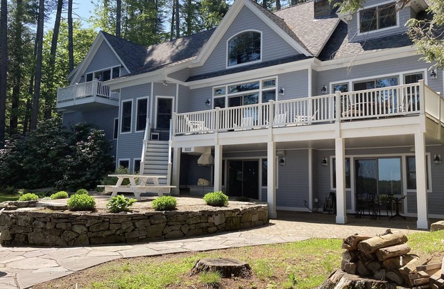 Lake Winnipesaukee Winter Harbor Waterfront Retreat