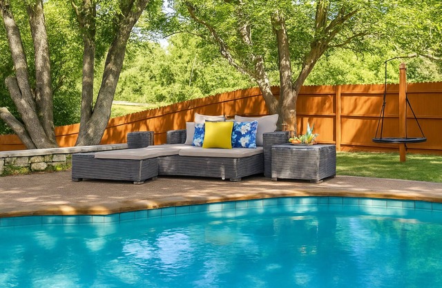 Lakefront 5BR w/ Pool & Dock