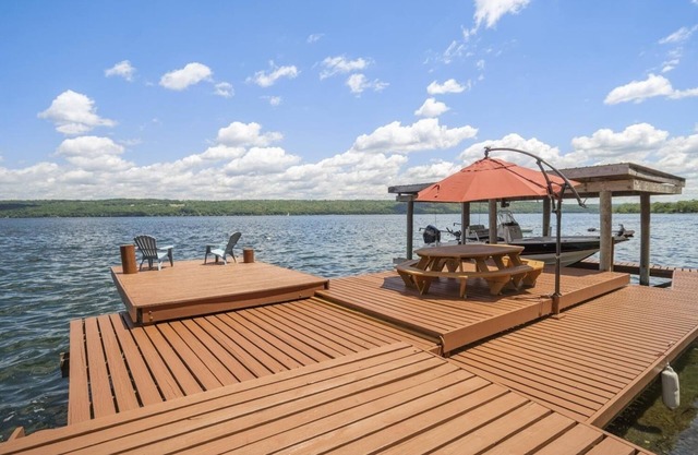 Lakefront on Cayuga Wine Trail, State Park, Ithaca, Hiking