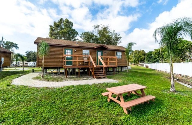 #411 ⛵️Lakefront Cabin 10min toBEACH Dogs OK Kayak ⛵️