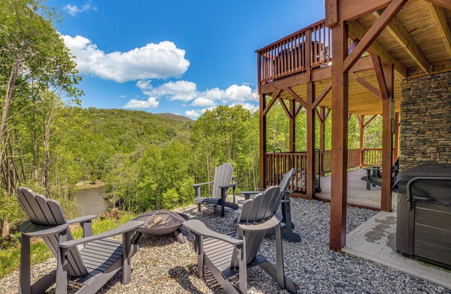 Lakefront Cabin in Elk Park w/ Hot Tub & Mtn Views