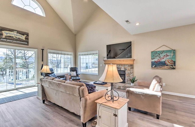 Lakefront Camdenton Home w/ Fire Pit & Grill!