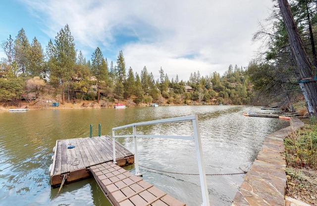 Lakefront Days (15-084)