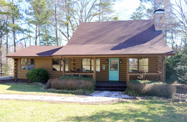 Lakefront Hartwell- 3bed/2Bath cozy lakefront house/cabin - sleeps 10