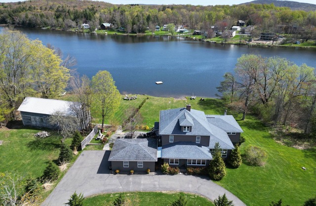 Lakefront Lodge near Elk Mountain, Hot Tub, Sleeps 20, Fishing, Private Beach