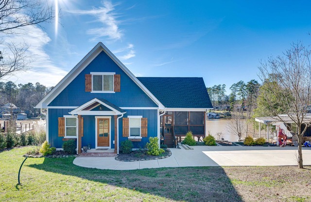 Lakefront New London Retreat w/ Dock & Hot Tub!
