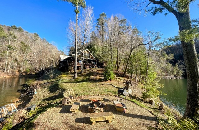 A orillas del lago PENINSULA Inicio - Uno de un punto TIPO! Muelle privado, Se aceptan mascotas