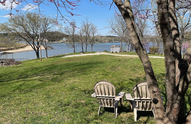 Lakefront, private dock on cove near HaHa Tonka, Ballparks National Park, kayaks