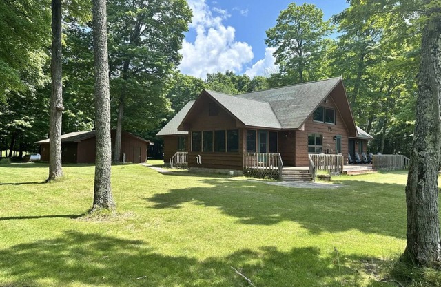 Lakefront Retreat on Lac Vieux Desert