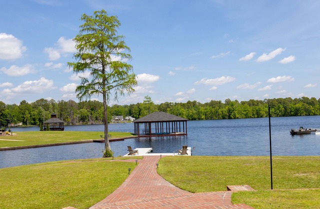 Lakefront Retreat w/ Pool